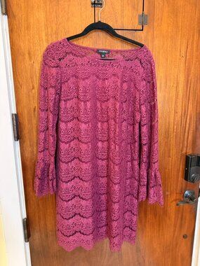 Size 14 Lacy, classy maroon dress